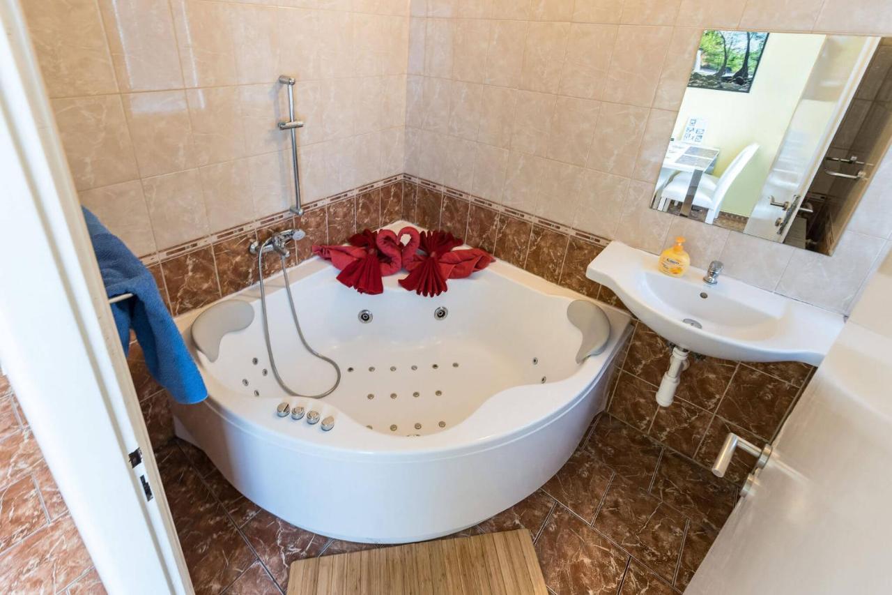 Apartman Exclusive Prague Whirlpool מראה חיצוני תמונה